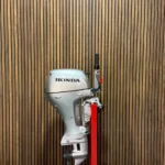 Honda BF15 outboard engine